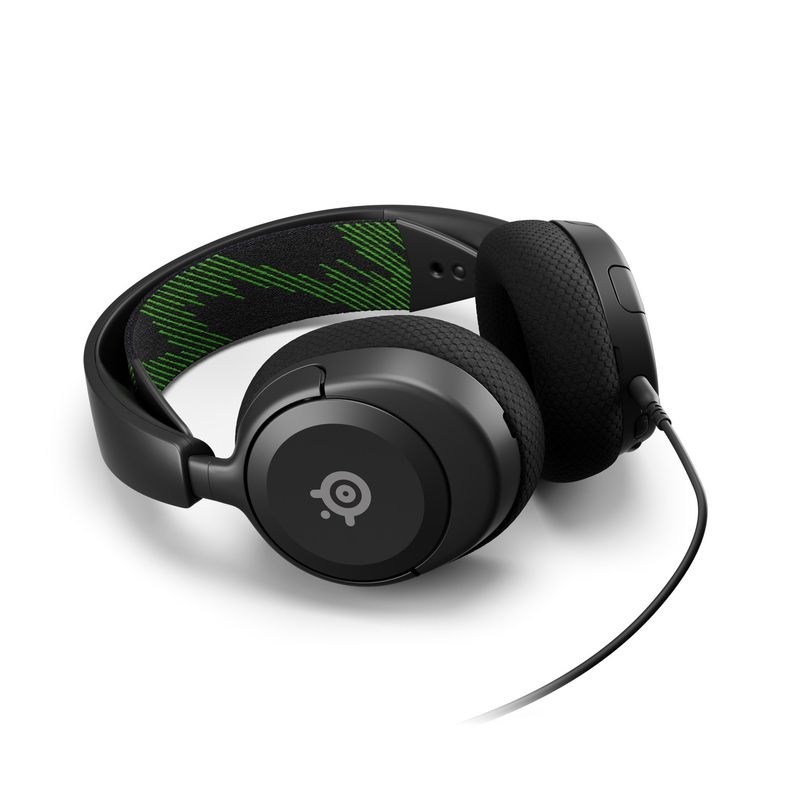 arctis-nova-1x-black-iso-mic-in
