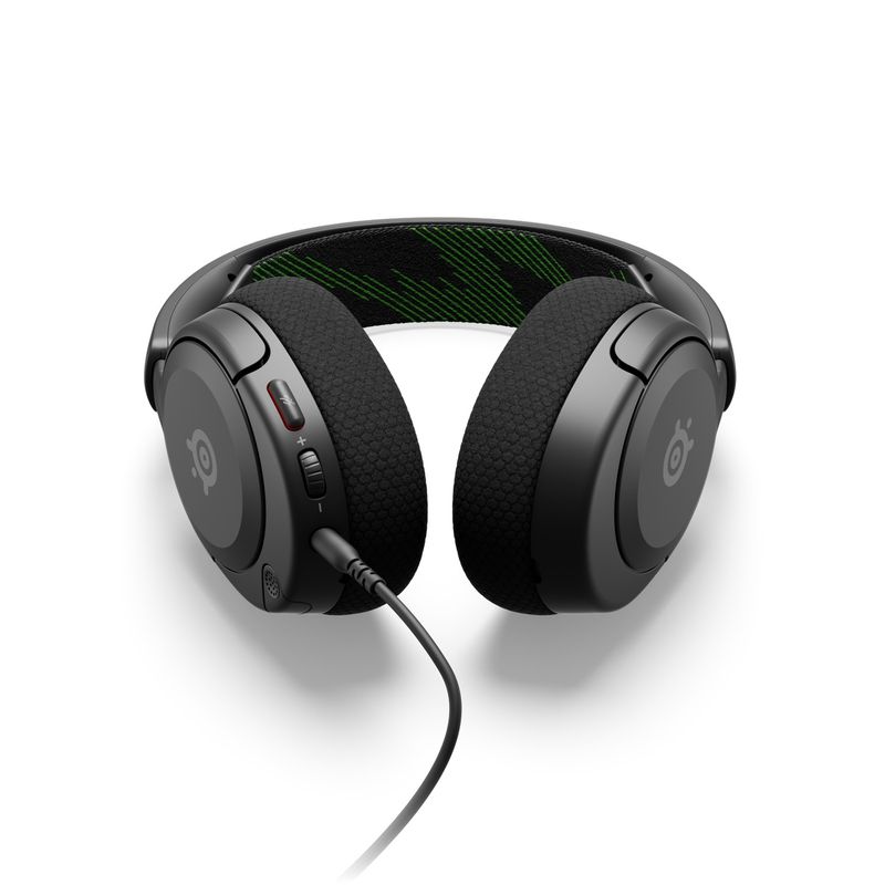 arctis-nova-1x-black-pivot-bottom-2